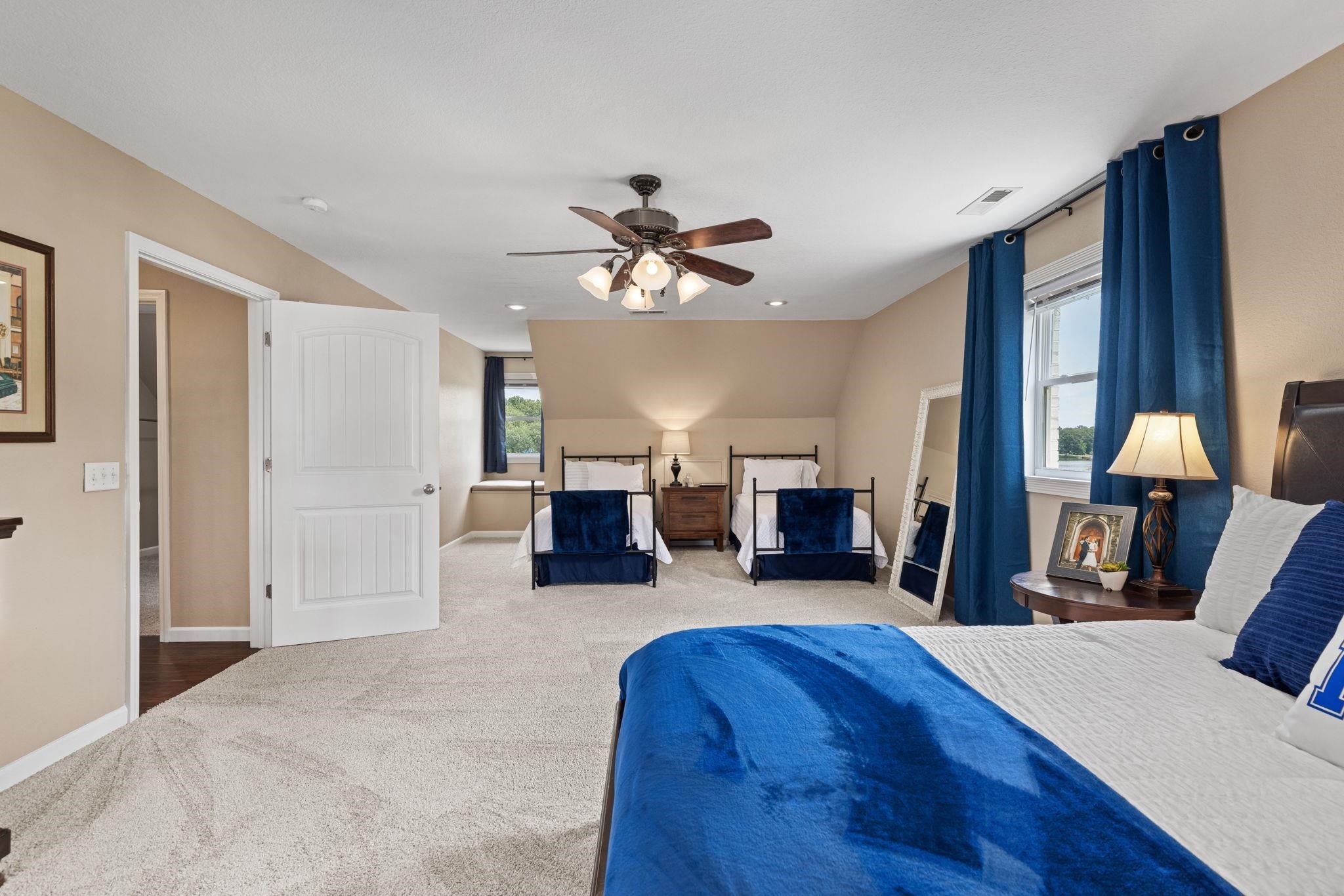 Muscle Shoals, Alabama, 35661, United States, 6 Bedrooms Bedrooms, ,5 BathroomsBathrooms,Residential,Active,1880296