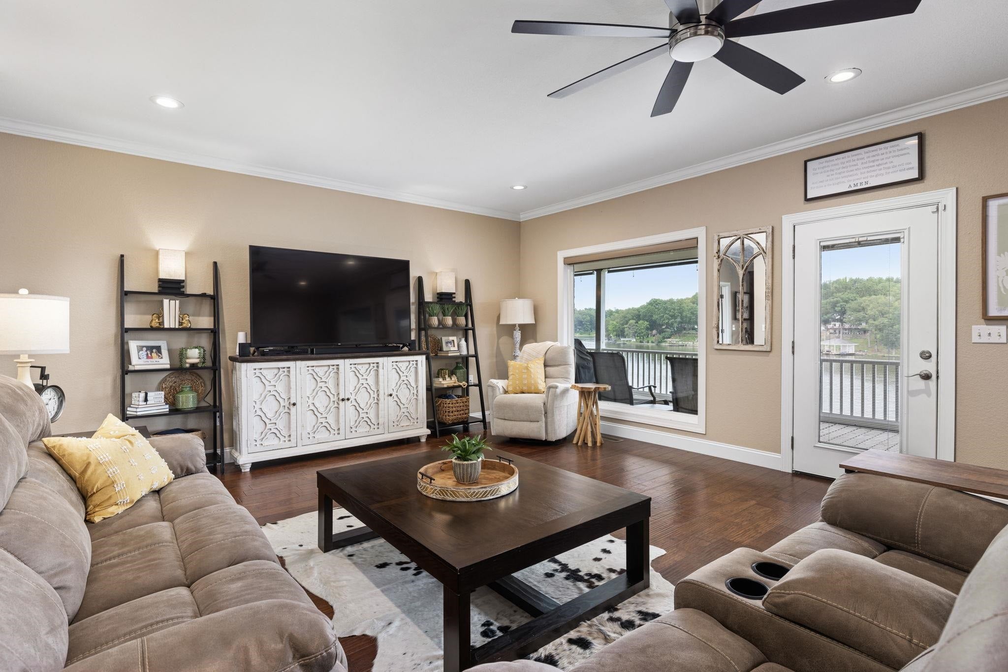 Muscle Shoals, Alabama, 35661, United States, 6 Bedrooms Bedrooms, ,5 BathroomsBathrooms,Residential,Active,1880296