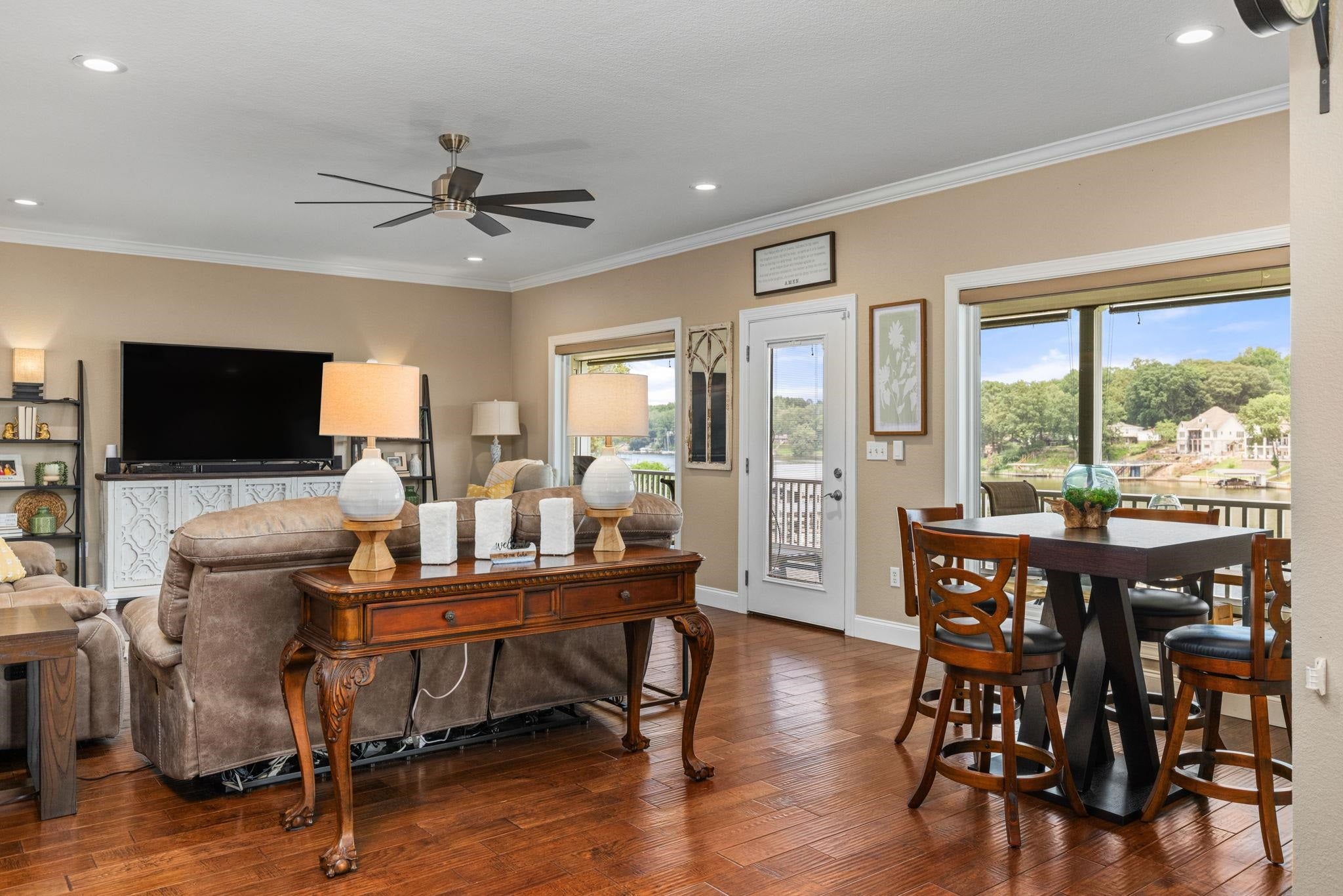 Muscle Shoals, Alabama, 35661, United States, 6 Bedrooms Bedrooms, ,5 BathroomsBathrooms,Residential,Active,1880296