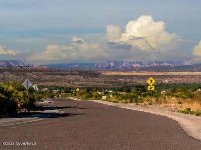 451 SKYLINE BLVD, CLARKDALE, AZ 86324, photo 4 of 5