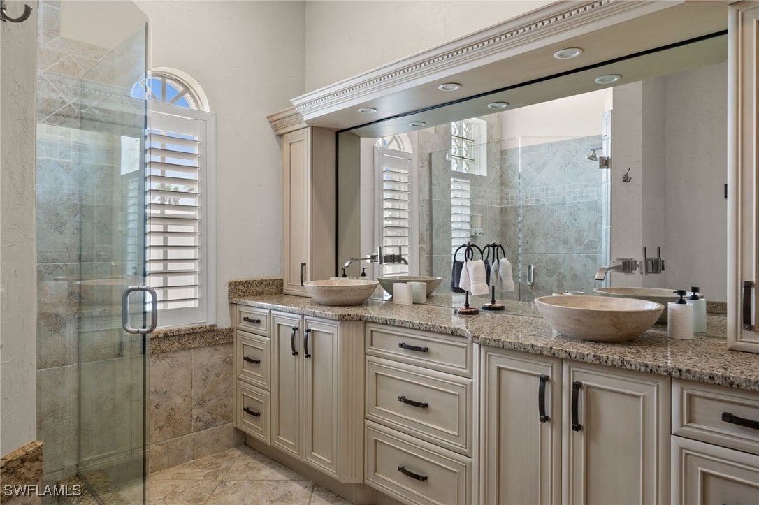 Cape Coral, Florida, 33904, United States, 5 Bedrooms Bedrooms, ,5 BathroomsBathrooms,Residential,Active,1905071