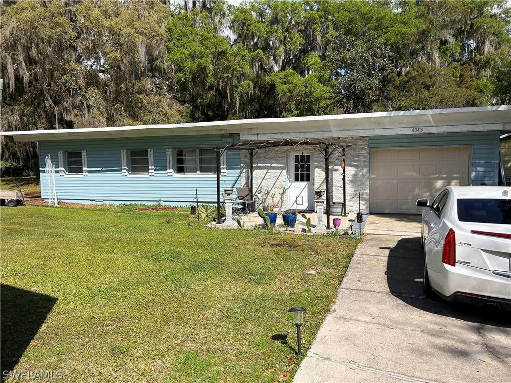 4045 CR 402A, LAKE PANASOFFKEE, FL 33538, photo 1 of 23