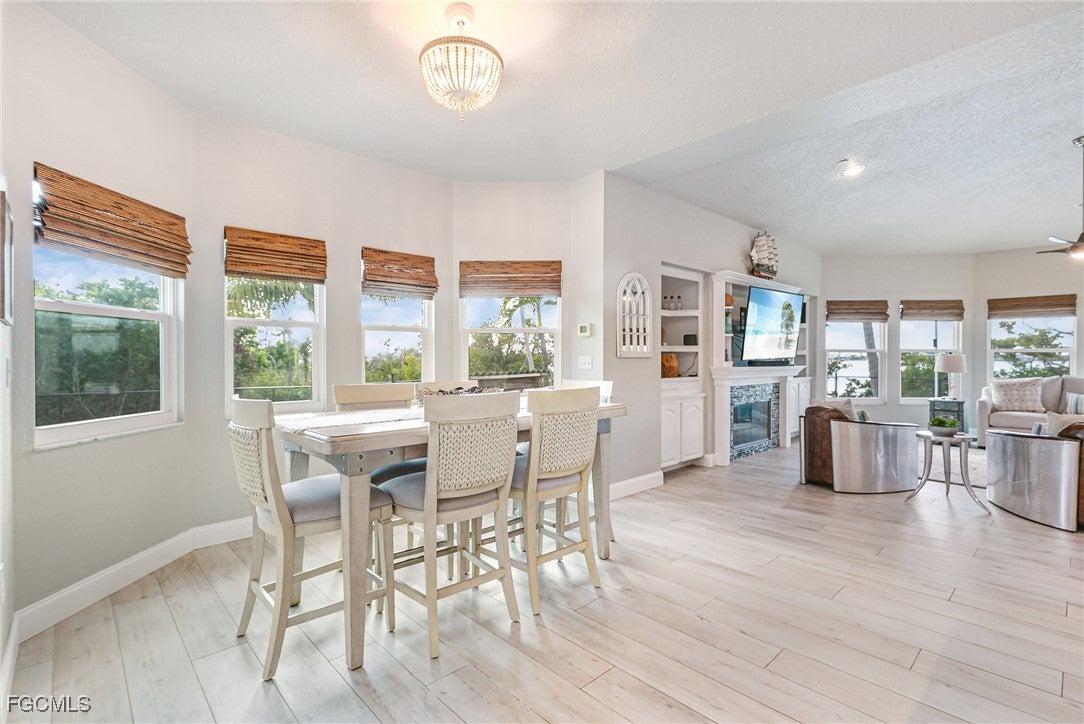 Matlacha, Florida, 33993, United States, 5 Bedrooms Bedrooms, ,5 BathroomsBathrooms,Residential,Active,2007225