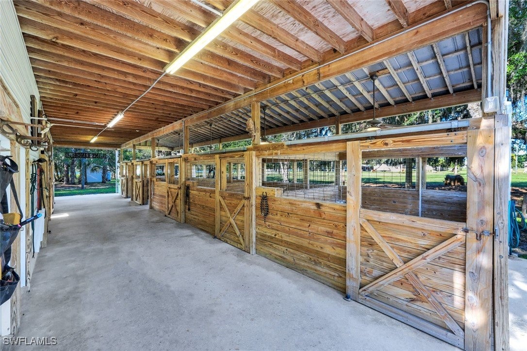 Alva, Florida, 33920, United States, 4 Bedrooms Bedrooms, ,5 BathroomsBathrooms,Residential,Active,1764865