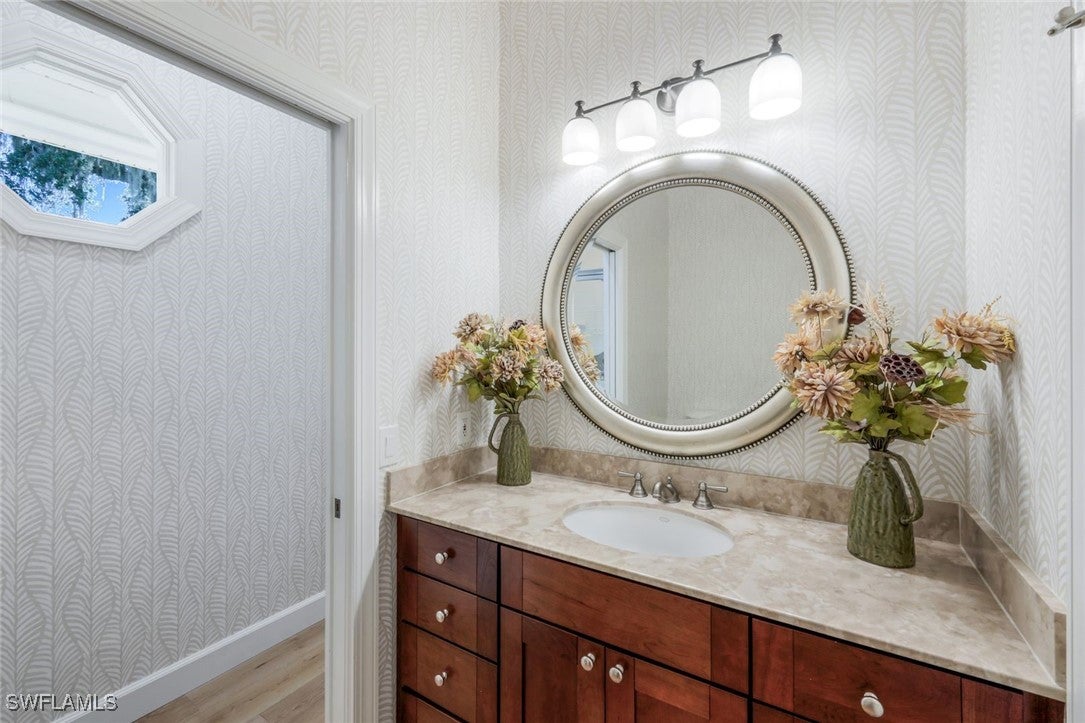 Alva, Florida, 33920, United States, 4 Bedrooms Bedrooms, ,5 BathroomsBathrooms,Residential,Active,1764865