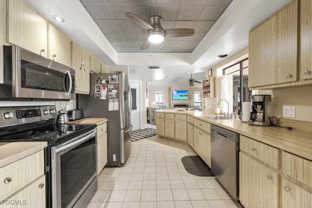 Cape Coral, Florida, 33914, United States, 3 Bedrooms Bedrooms, ,2 BathroomsBathrooms,Residential,Active,1996305