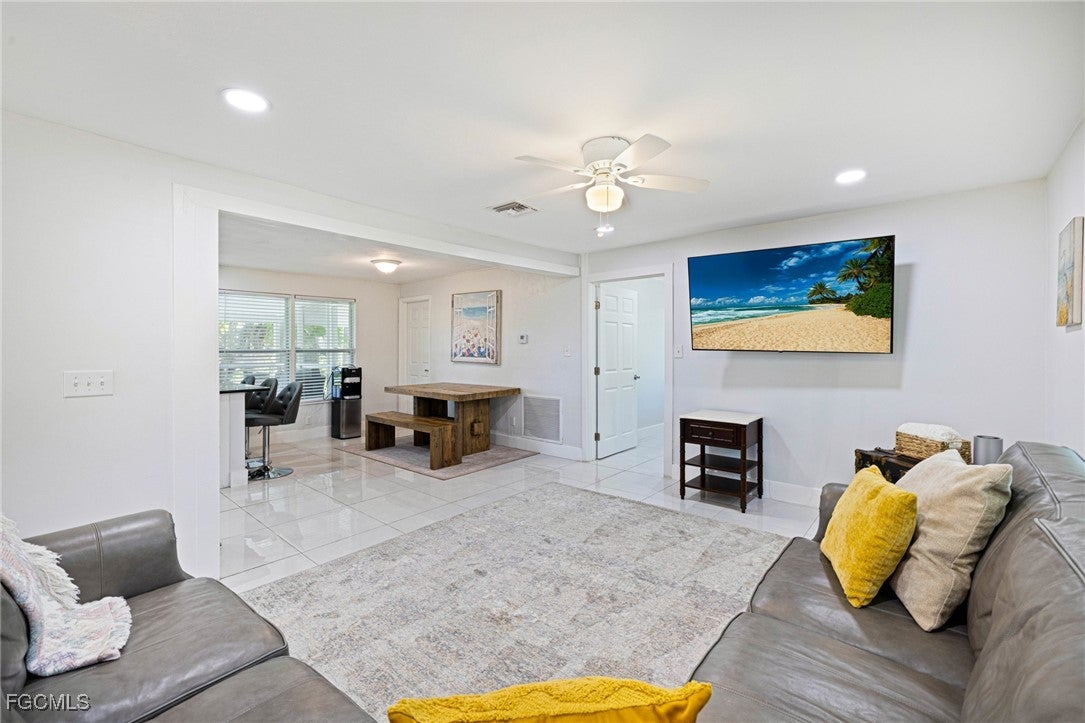 Alva, Florida, 33920, United States, 6 Bedrooms Bedrooms, ,4 BathroomsBathrooms,Residential,Active,2010171