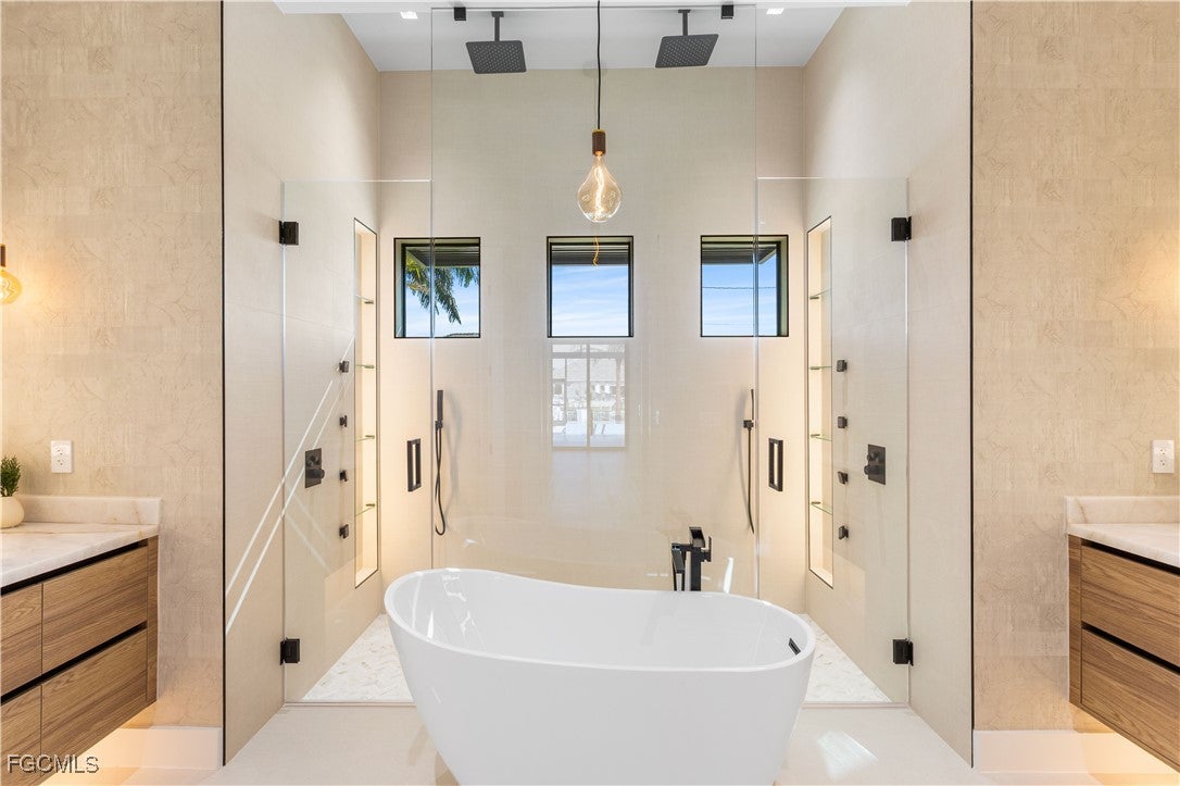 Cape Coral, Florida, 33914, United States, 4 Bedrooms Bedrooms, ,5 BathroomsBathrooms,Residential,Active,1997598