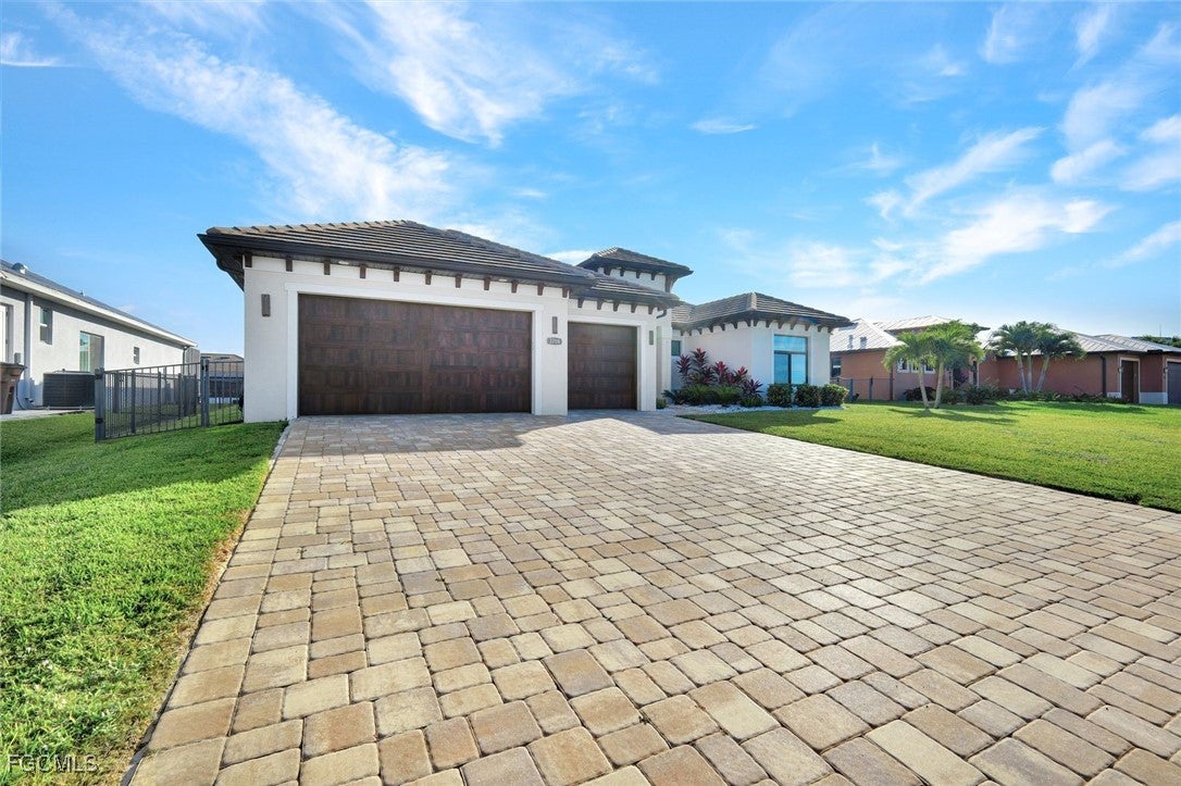 Cape Coral, Florida, 33993, United States, 3 Bedrooms Bedrooms, ,4 BathroomsBathrooms,Residential,Active,1987267