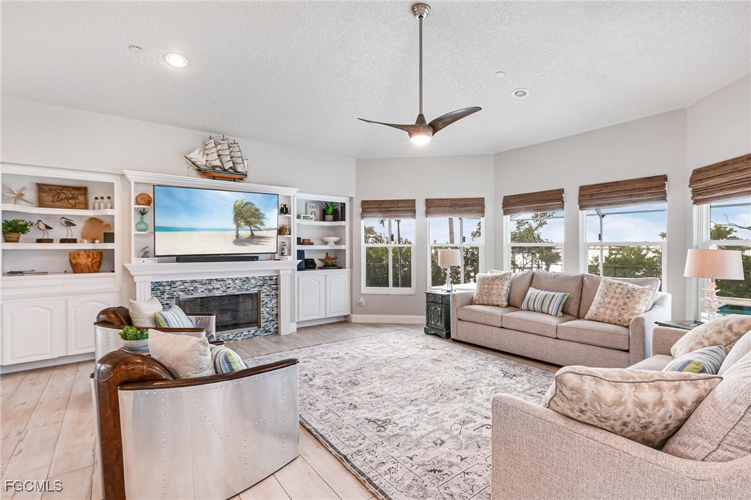 Matlacha, Florida, 33993, United States, 5 Bedrooms Bedrooms, ,5 BathroomsBathrooms,Residential,Active,2007225