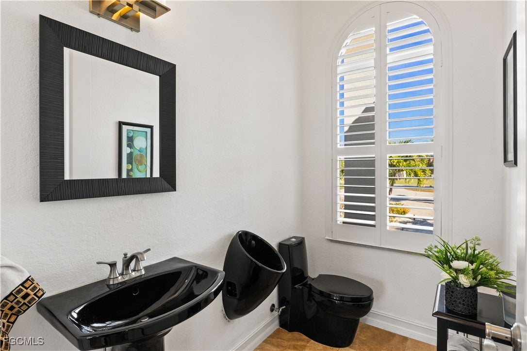 Cape Coral, Florida, 33904, United States, 4 Bedrooms Bedrooms, ,5 BathroomsBathrooms,Residential,Active,2007054