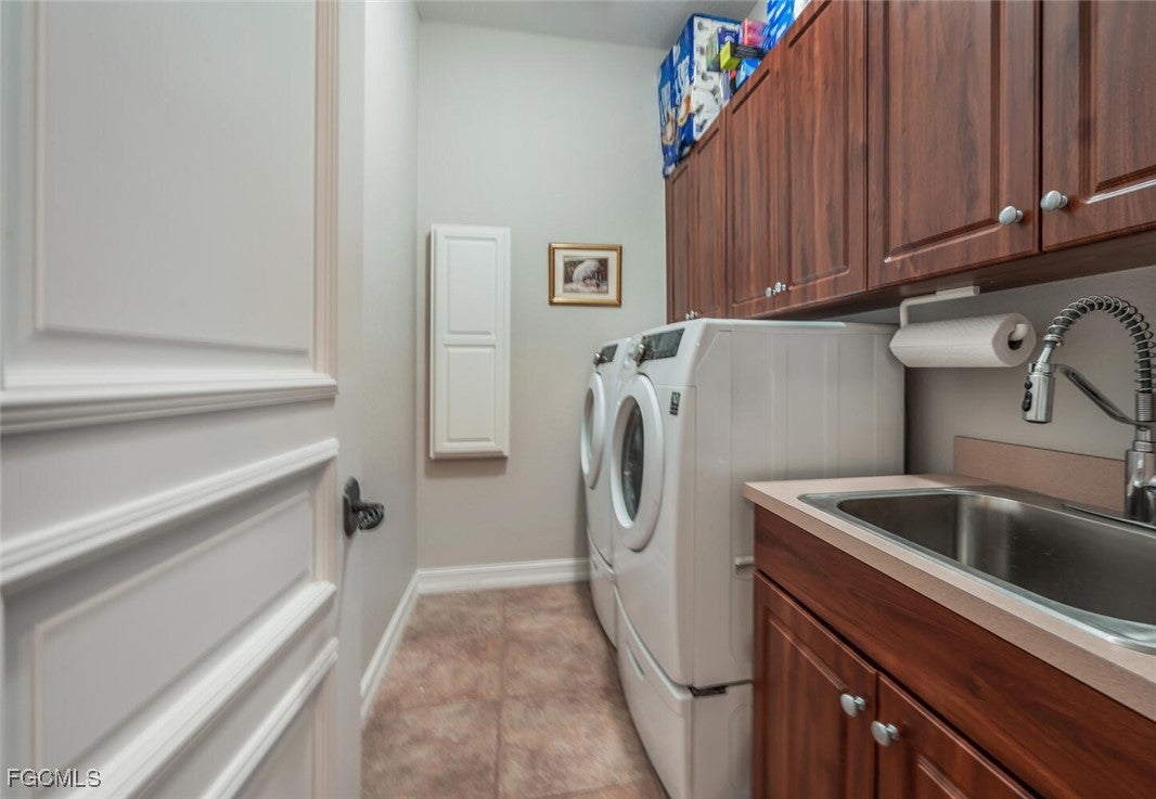 Cape Coral, Florida, 33904, United States, 3 Bedrooms Bedrooms, ,3 BathroomsBathrooms,Residential,Active,2010900