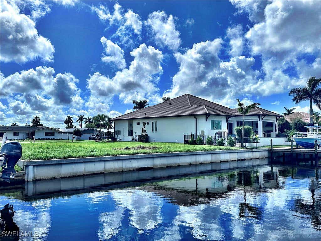 5310 BAYVIEW CT, CAPE CORAL, FL 33904, photo 1 of 13