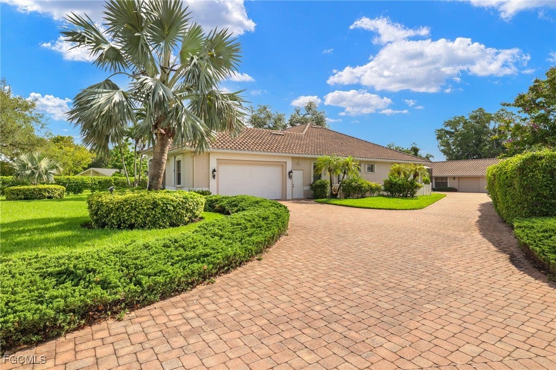 Fort Myers, Florida, 33919, United States, 5 Bedrooms Bedrooms, ,6 BathroomsBathrooms,Residential,Active,2011884