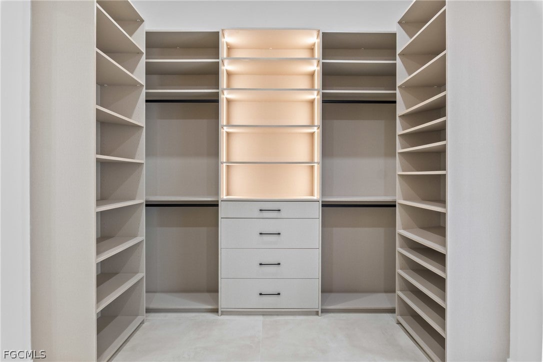 Cape Coral, Florida, 33991, United States, 6 Bedrooms Bedrooms, ,7 BathroomsBathrooms,Residential,Active,2018184