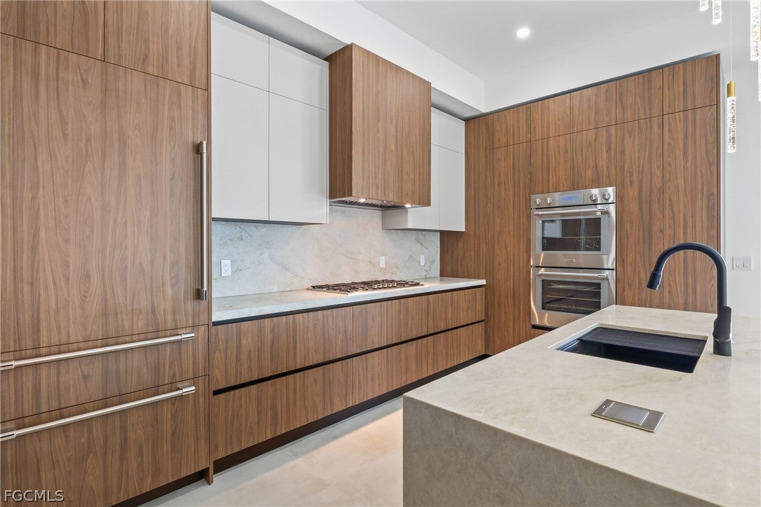 Cape Coral, Florida, 33991, United States, 6 Bedrooms Bedrooms, ,7 BathroomsBathrooms,Residential,Active,2018184