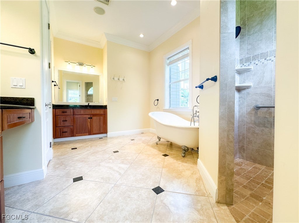 Alva, Florida, 33920, United States, 5 Bedrooms Bedrooms, ,5 BathroomsBathrooms,Residential,Active,1988720