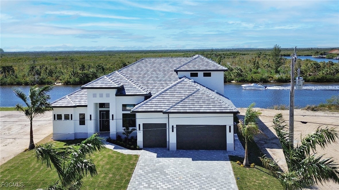 Cape Coral, Florida, 33993, United States, 4 Bedrooms Bedrooms, ,5 BathroomsBathrooms,Residential,Active,1903193