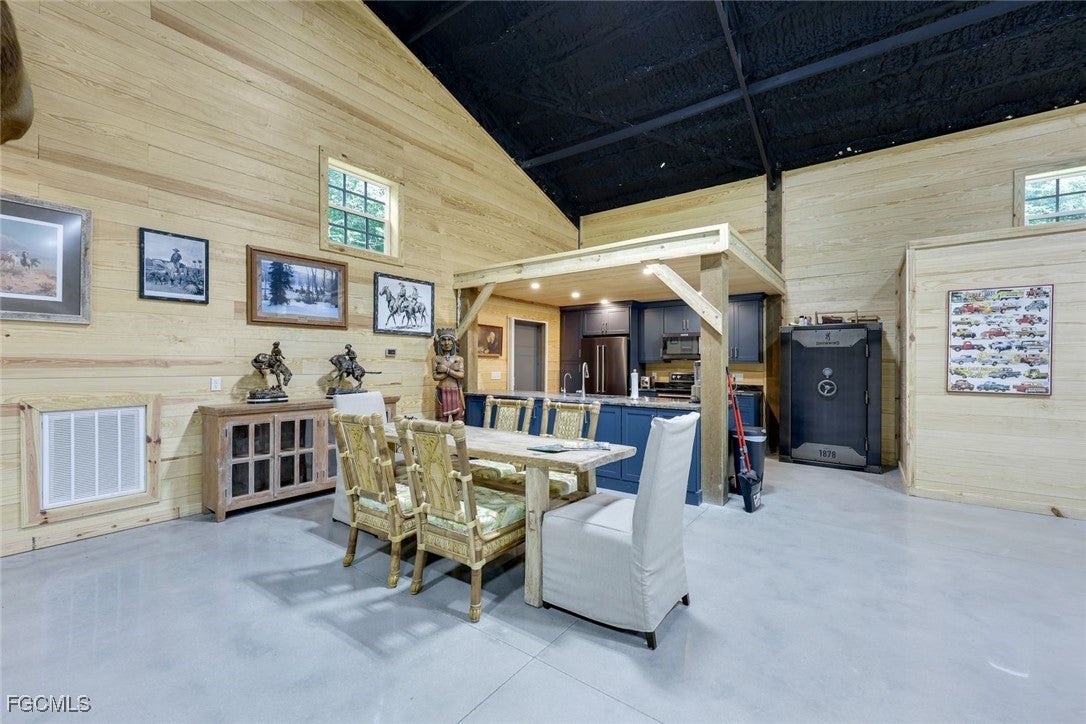 Alva, Florida, 33920, United States, 1 Bedroom Bedrooms, ,1 BathroomBathrooms,Residential,Active,1936413