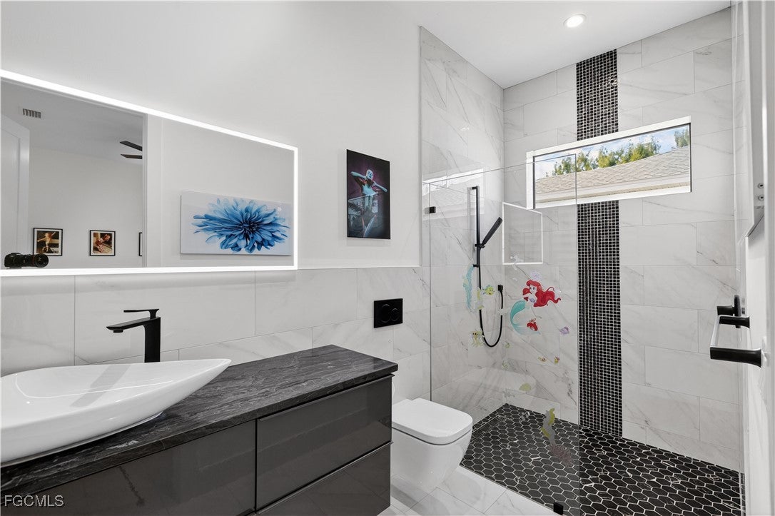 Cape Coral, Florida, 33991, United States, 5 Bedrooms Bedrooms, ,6 BathroomsBathrooms,Residential,Active,1994953