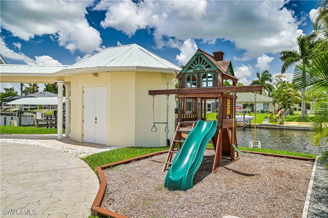 Cape Coral, Florida, 33904, United States, 3 Bedrooms Bedrooms, ,4 BathroomsBathrooms,Residential,Active,1770047