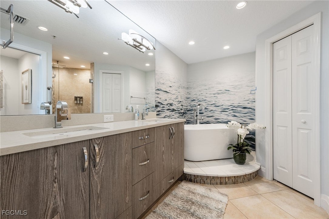 Bonita Springs, Florida, 33931, United States, 2 Bedrooms Bedrooms, ,2 BathroomsBathrooms,Residential,Active,1972150