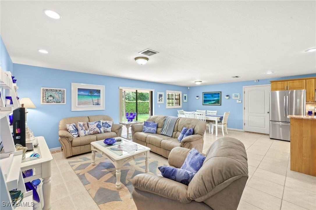 Fort Myers, Florida, 33919, United States, 5 Bedrooms Bedrooms, ,6 BathroomsBathrooms,Residential,Active,1973317
