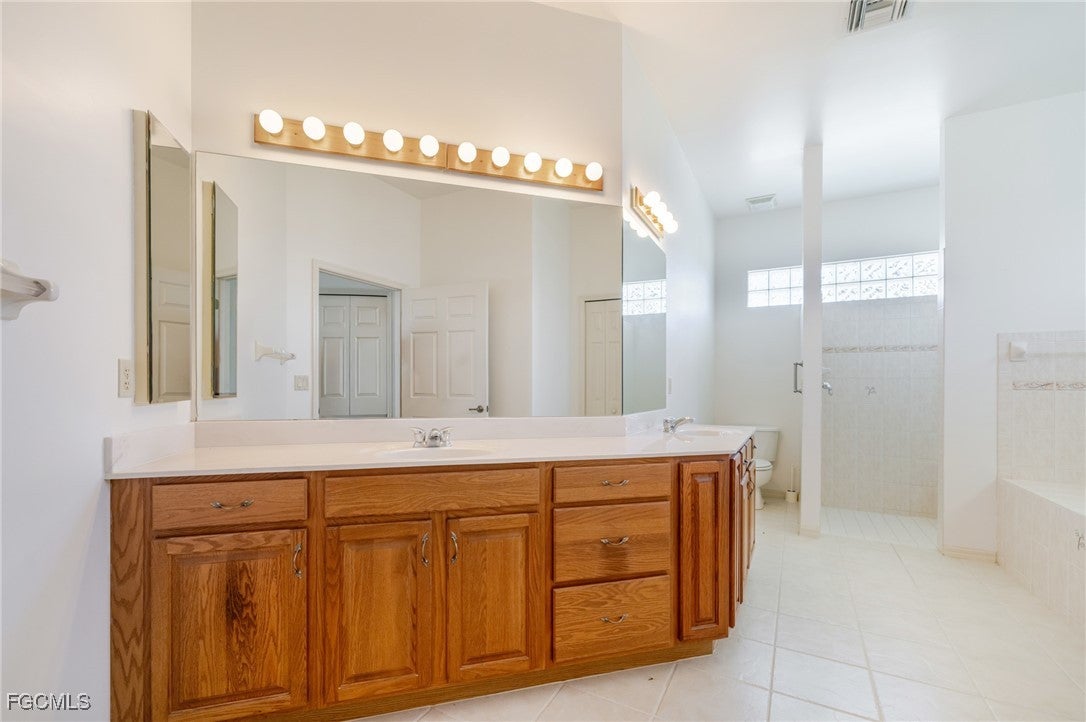 Fort Denaud, Florida, 33935, United States, 5 Bedrooms Bedrooms, ,3 BathroomsBathrooms,Residential,Active,2002349