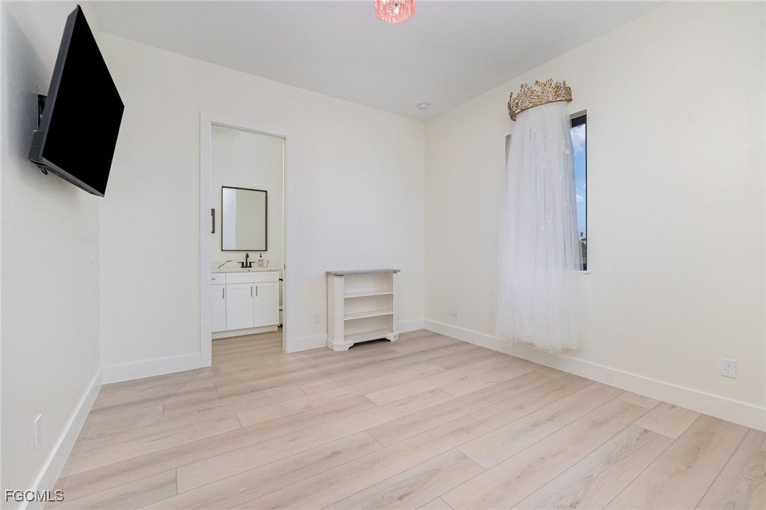 Cape Coral, Florida, 33993, United States, 5 Bedrooms Bedrooms, ,5 BathroomsBathrooms,Residential,Active,1989762