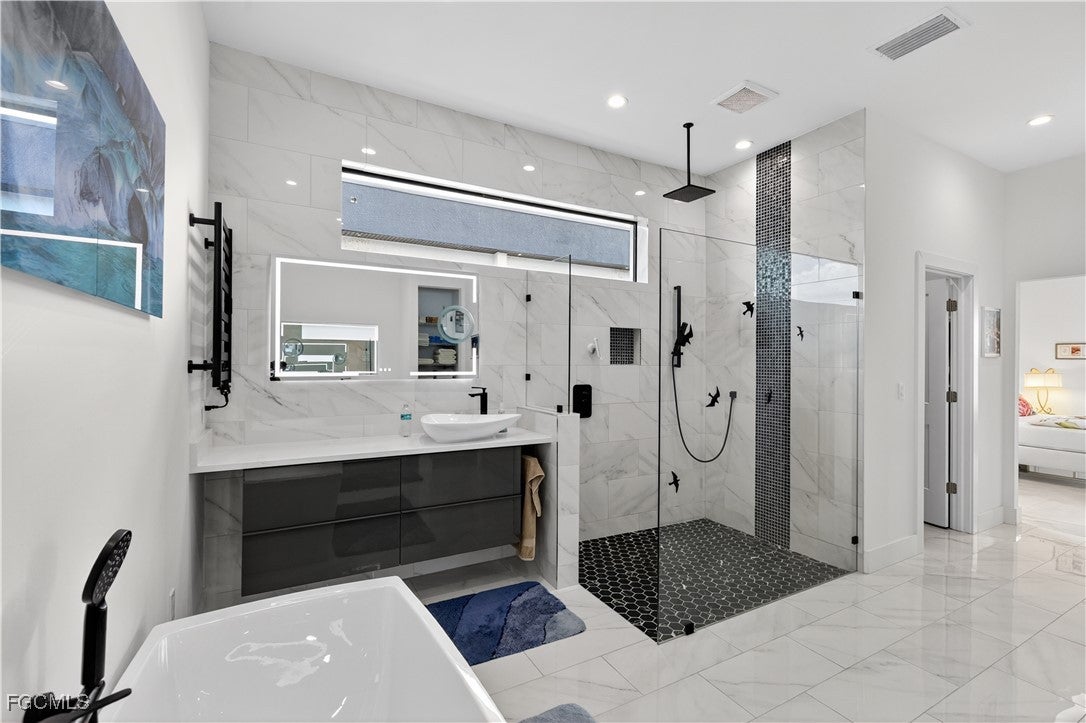 Cape Coral, Florida, 33991, United States, 5 Bedrooms Bedrooms, ,6 BathroomsBathrooms,Residential,Active,1994953