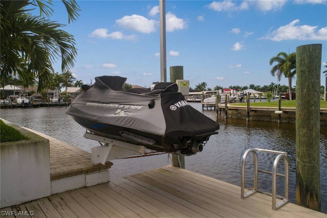 Cape Coral, Florida, 33904, United States, ,5 BathroomsBathrooms,Residential,Active,1704827
