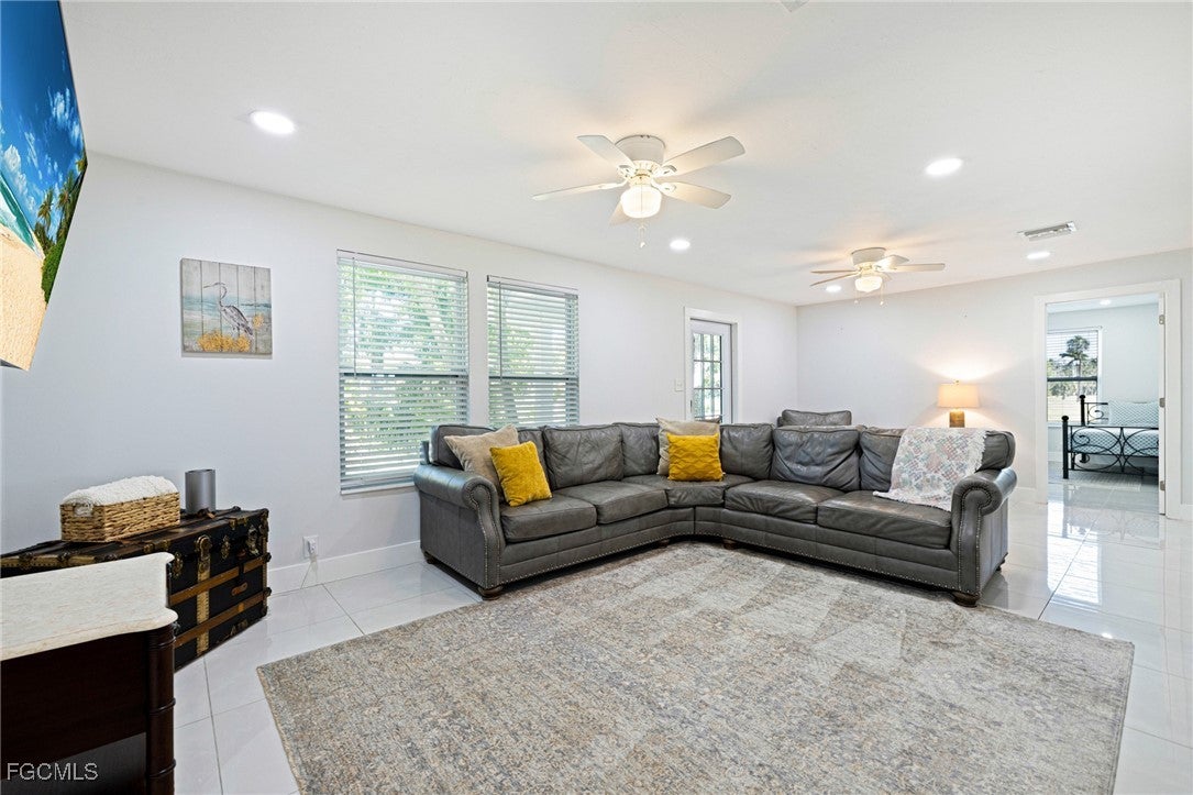 Alva, Florida, 33920, United States, 6 Bedrooms Bedrooms, ,4 BathroomsBathrooms,Residential,Active,2010171