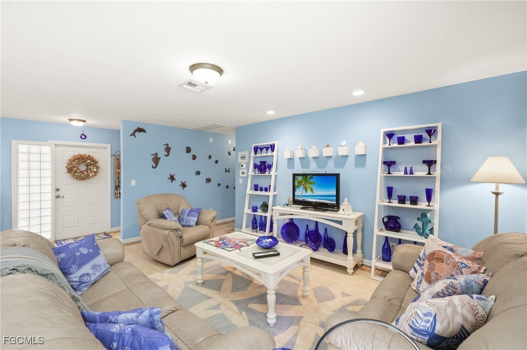 Fort Myers, Florida, 33919, United States, 5 Bedrooms Bedrooms, ,6 BathroomsBathrooms,Residential,Active,2011884