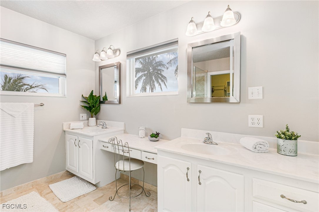 Matlacha, Florida, 33993, United States, 5 Bedrooms Bedrooms, ,5 BathroomsBathrooms,Residential,Active,2007225