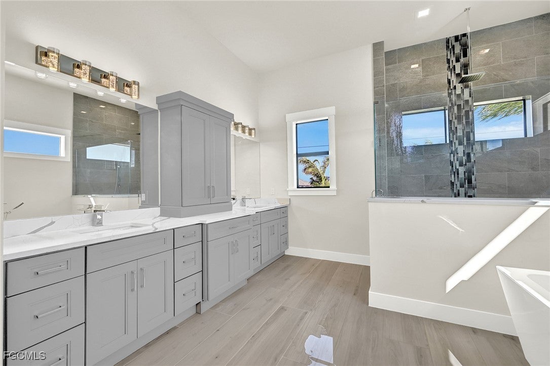 Cape Coral, Florida, 33993, United States, 4 Bedrooms Bedrooms, ,5 BathroomsBathrooms,Residential,Active,1903193