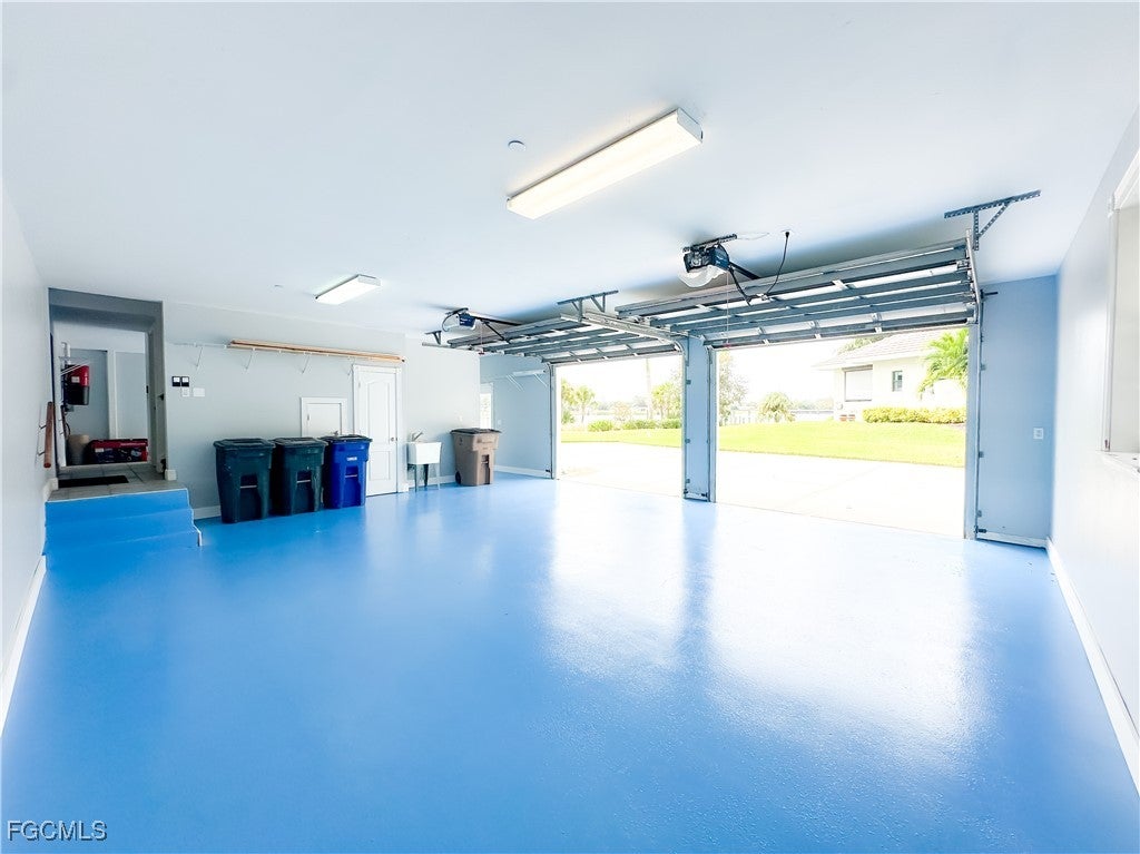 Alva, Florida, 33920, United States, 5 Bedrooms Bedrooms, ,5 BathroomsBathrooms,Residential,Active,1988720