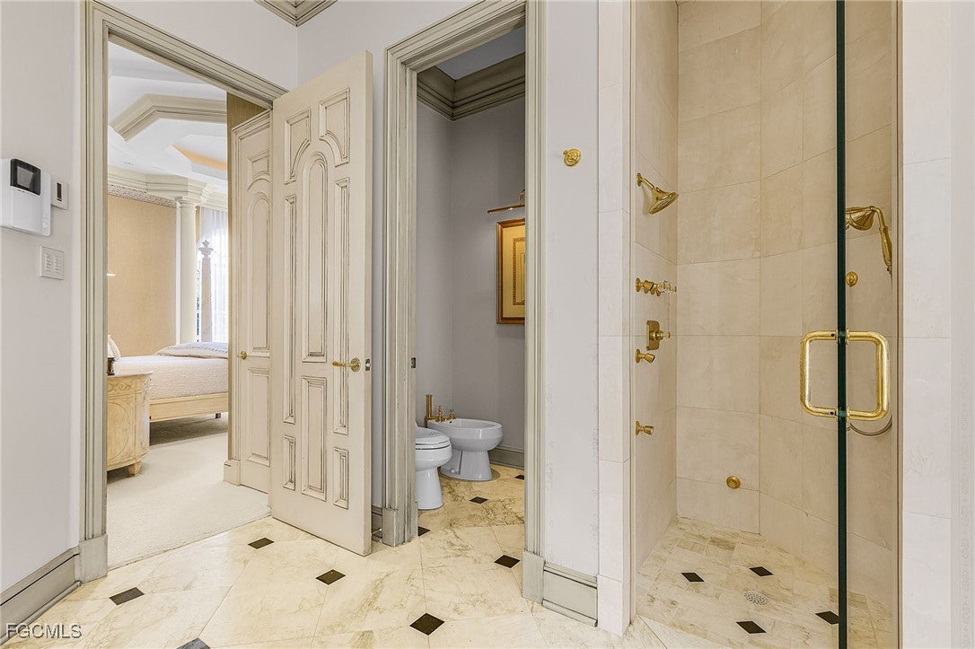 Fort Myers, Florida, 33912, United States, 5 Bedrooms Bedrooms, ,6 BathroomsBathrooms,Residential,Active,2009851