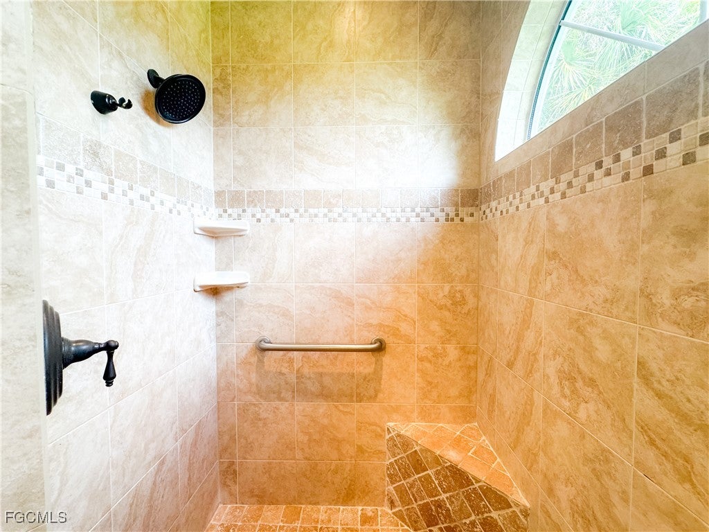 Alva, Florida, 33920, United States, 5 Bedrooms Bedrooms, ,5 BathroomsBathrooms,Residential,Active,1988720