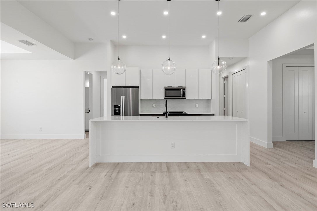 Cape Coral, Florida, 33914, United States, ,3 BathroomsBathrooms,Residential,Active,1782576