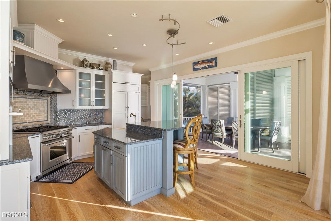 Matlacha, Florida, 33993, United States, 3 Bedrooms Bedrooms, ,5 BathroomsBathrooms,Residential,Active,2013670