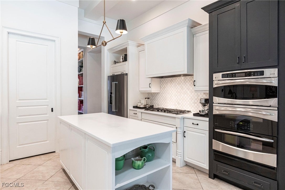 Fort Myers, Florida, 33905, United States, 3 Bedrooms Bedrooms, ,4 BathroomsBathrooms,Residential,Active,1969769