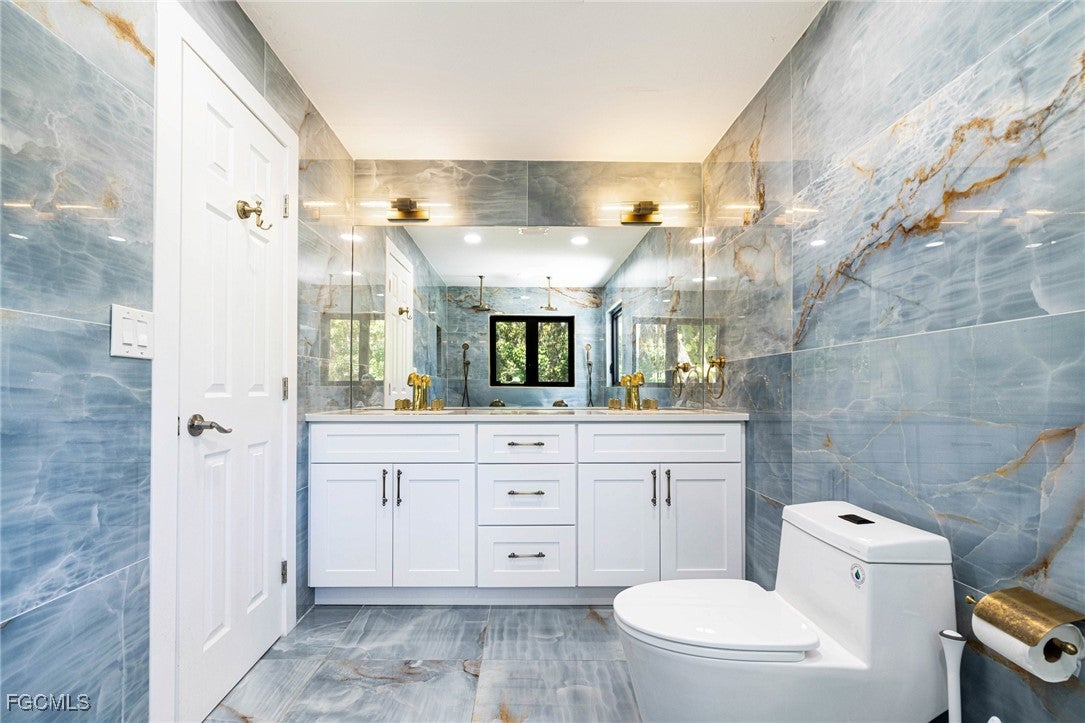 Alva, Florida, 33920, United States, 6 Bedrooms Bedrooms, ,4 BathroomsBathrooms,Residential,Active,2010171