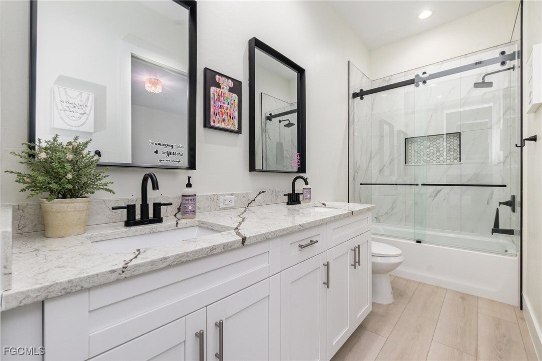 Cape Coral, Florida, 33993, United States, 5 Bedrooms Bedrooms, ,5 BathroomsBathrooms,Residential,Active,1989762