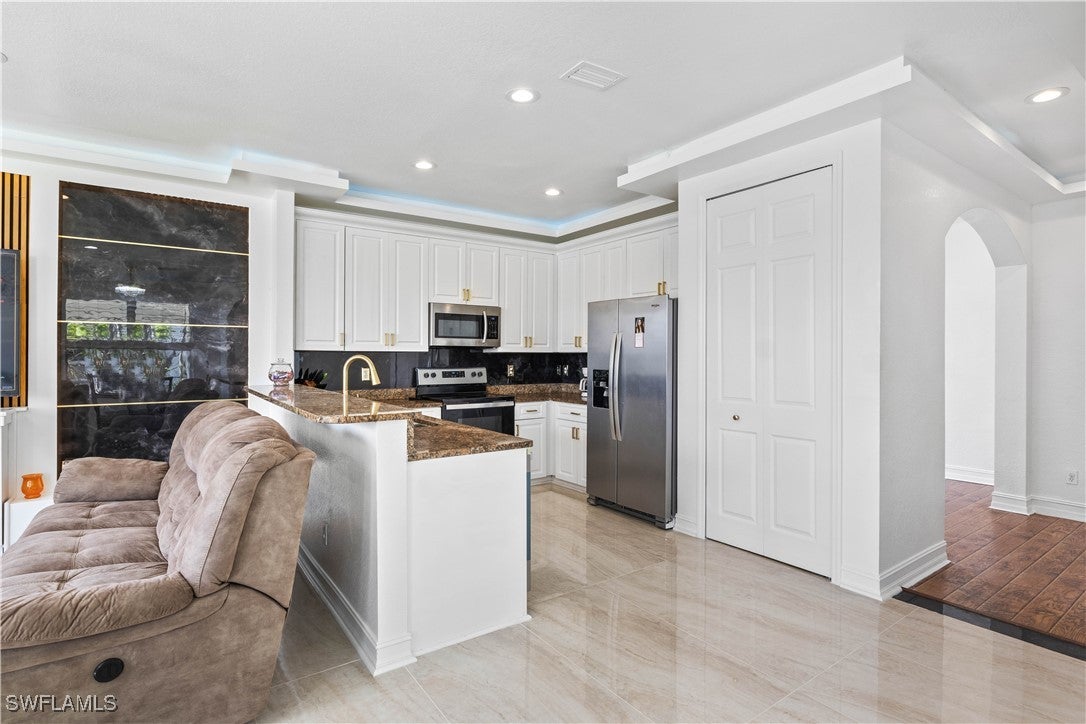 Cape Coral, Florida, 33914, United States, ,4 BathroomsBathrooms,Residential,Active,1825071