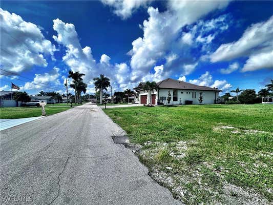 5310 BAYVIEW CT, CAPE CORAL, FL 33904, photo 2 of 13