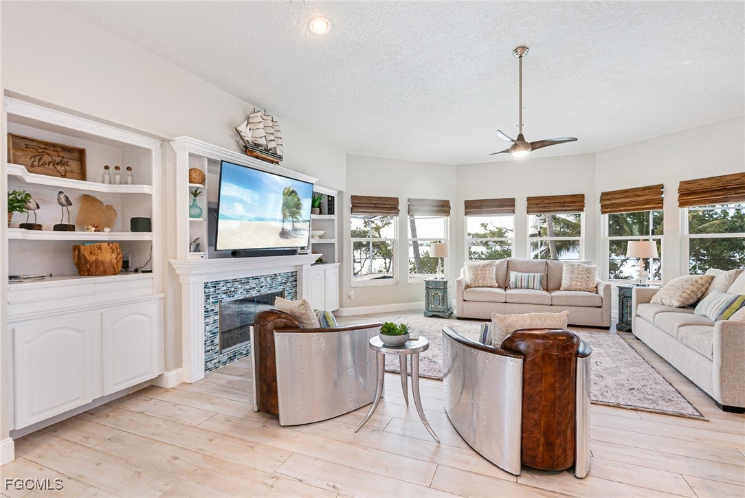 Matlacha, Florida, 33993, United States, 5 Bedrooms Bedrooms, ,5 BathroomsBathrooms,Residential,Active,2007225