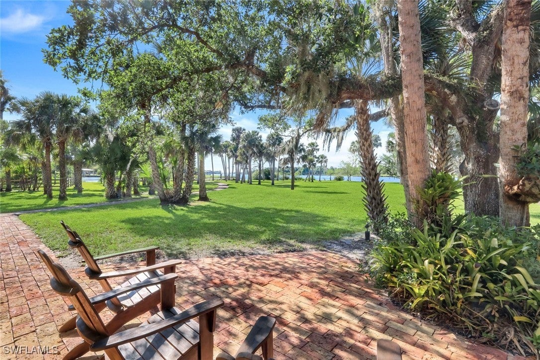 Alva, Florida, 33920, United States, 4 Bedrooms Bedrooms, ,5 BathroomsBathrooms,Residential,Active,1764865