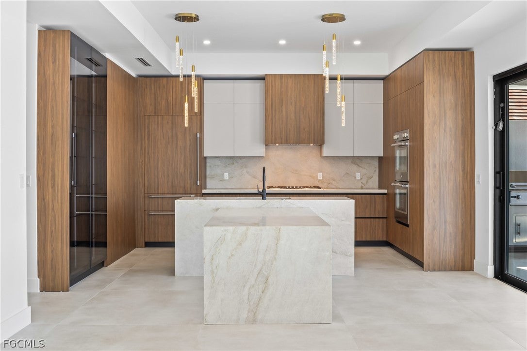 Cape Coral, Florida, 33991, United States, 6 Bedrooms Bedrooms, ,7 BathroomsBathrooms,Residential,Active,2018184