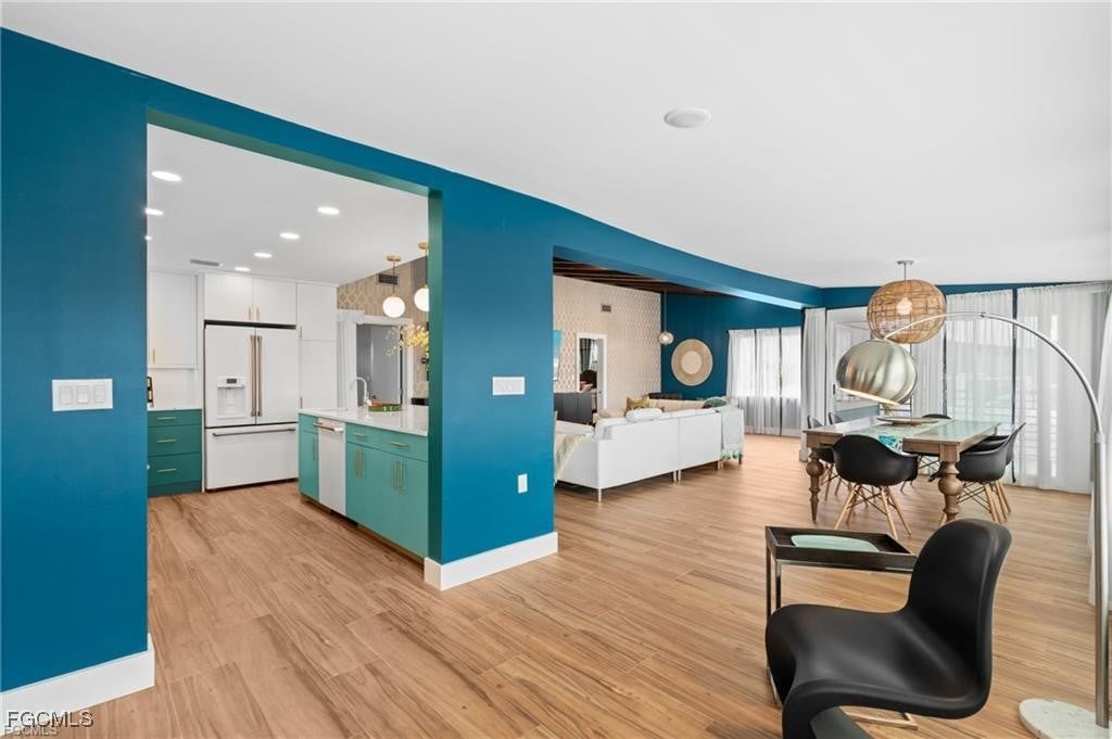 Fort Myers Beach, Florida, 33931, United States, 3 Bedrooms Bedrooms, ,3 BathroomsBathrooms,Residential,Active,1945460