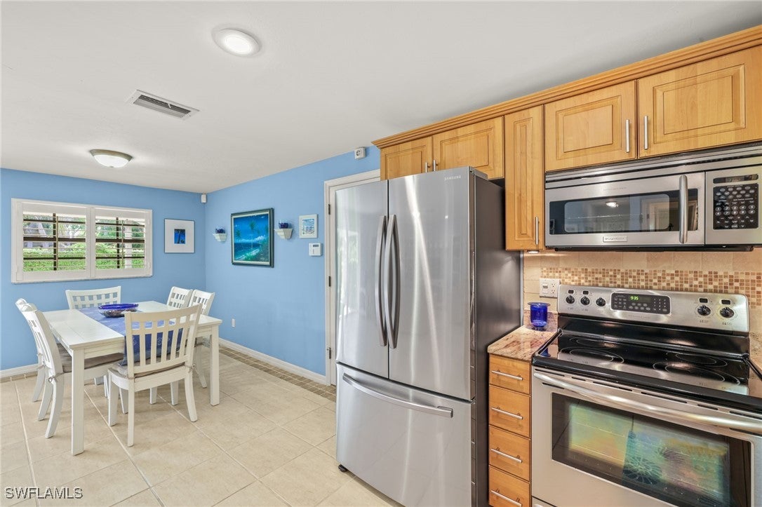 Fort Myers, Florida, 33919, United States, 5 Bedrooms Bedrooms, ,6 BathroomsBathrooms,Residential,Active,1973317